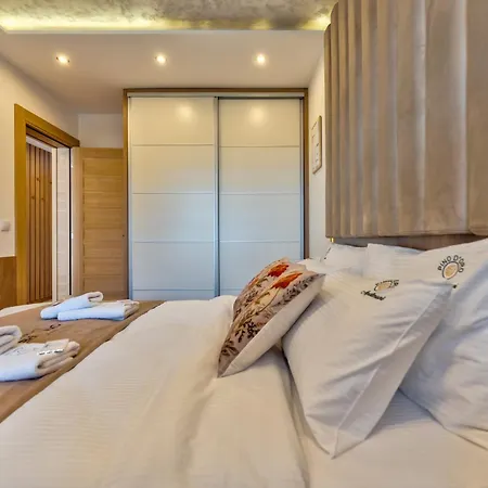 Apartamento Pino Doro Onore *